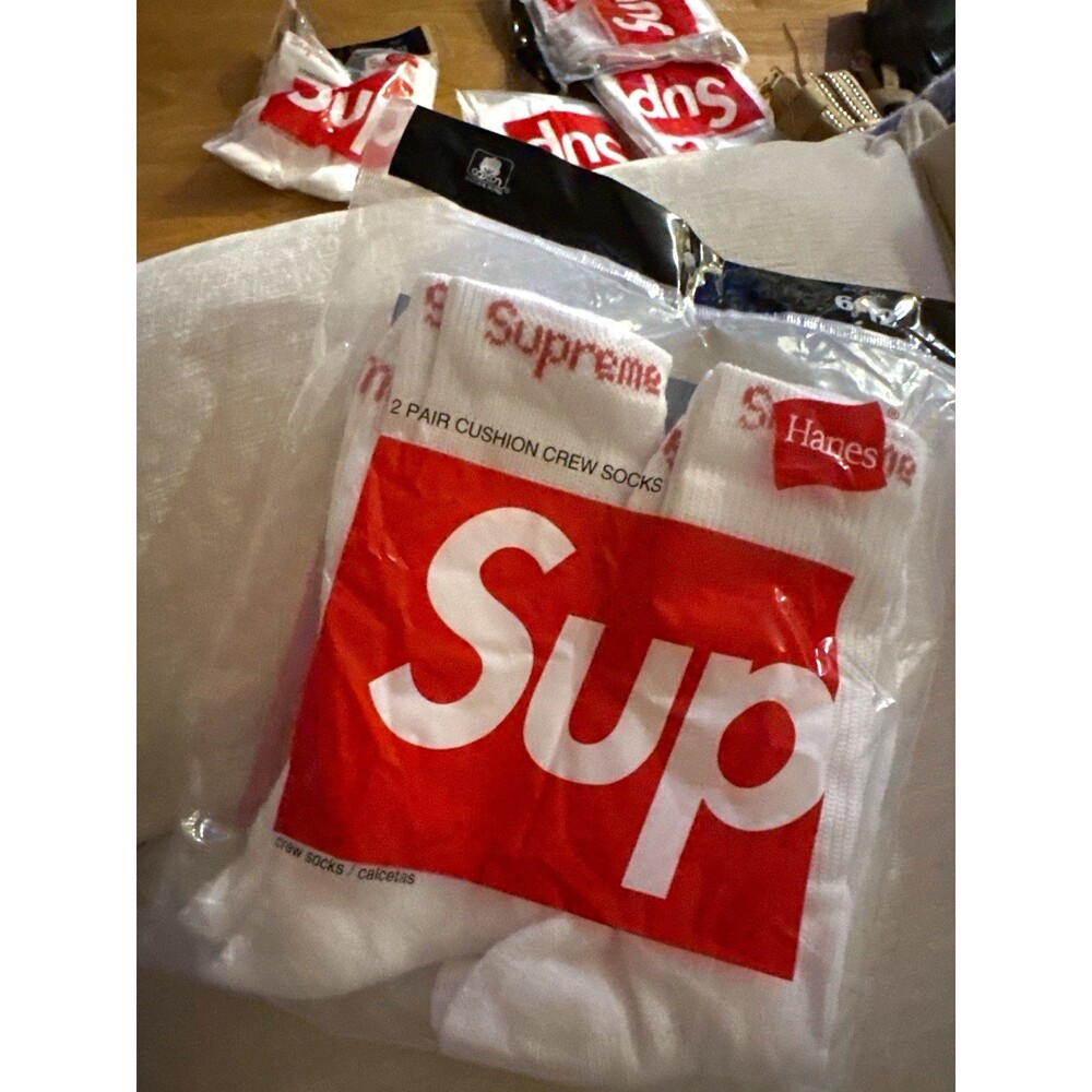 Supreme x Hanes Men's Cushioned Crew Socks 2 Pairs Logo White/Red
